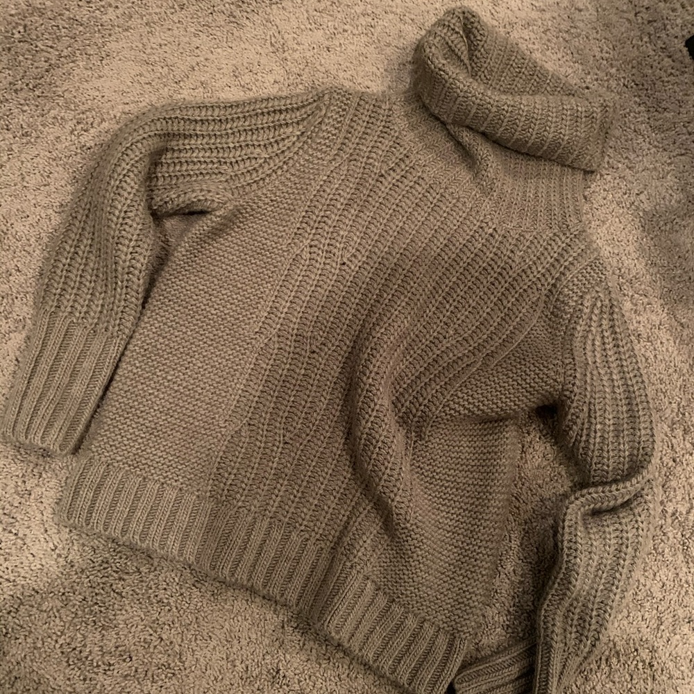 American eagle sweater